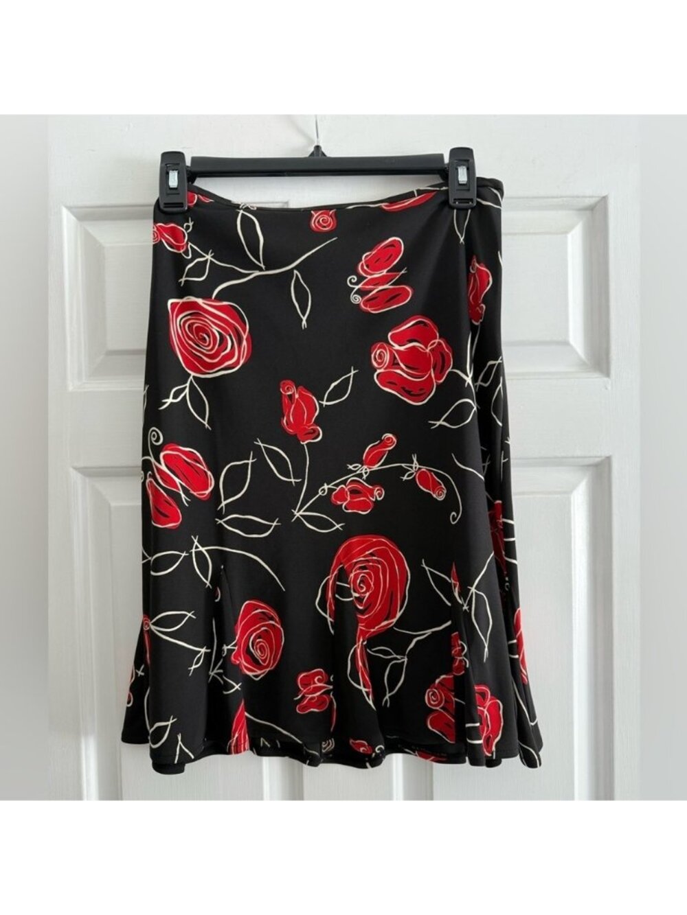 Vintage Loft Red & Black Floral Ruffled Skirt Size 4 Petite